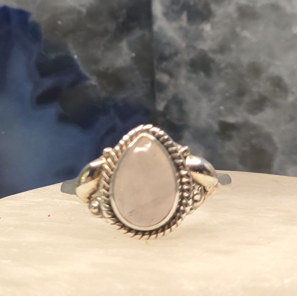 ✨️ Rose Quartz Ring Size 7
